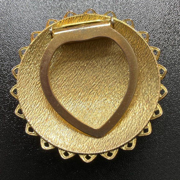 VINTAGE LIEBA USA Filigree Scarf Clip Gold Tone Textured Brooch 1960s - Picture 2 of 3